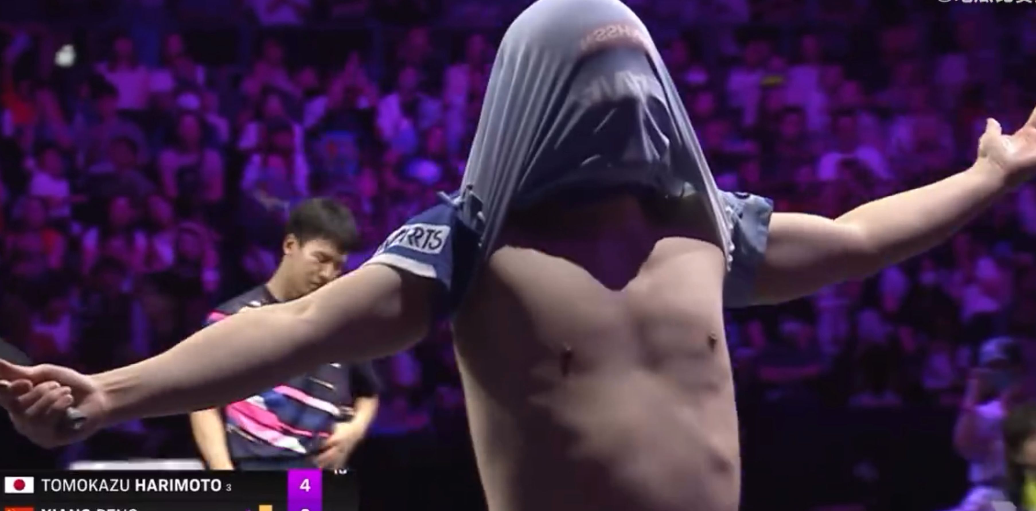 王皓一直在, 和两位裁判