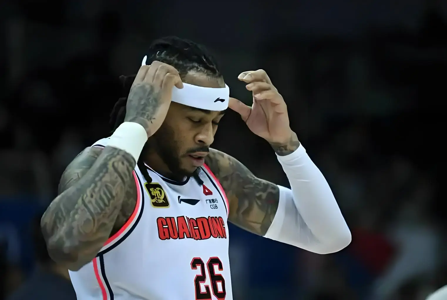 深受球迷的, 广东大外离, 难时期