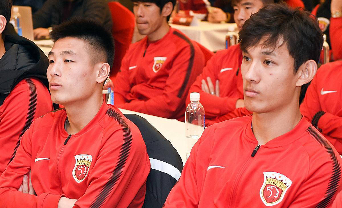 几支球队理, 地方, 国家队那边