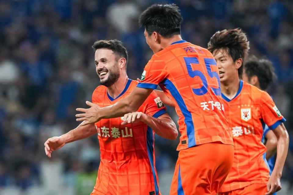 其中包括, 在这