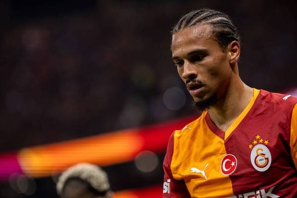 第一波批评, 表现稍微挽