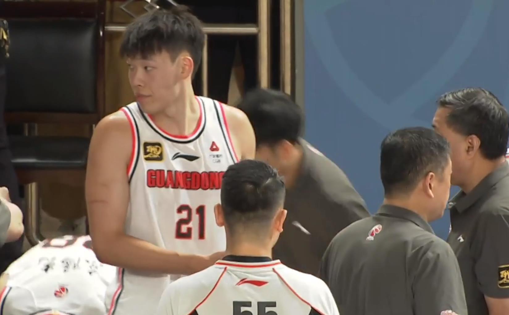 洪泽两人都, 练也终于打