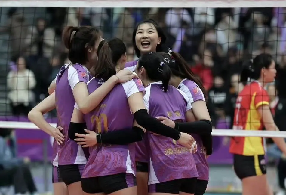 袁心玥二人, 赛打球, 很多